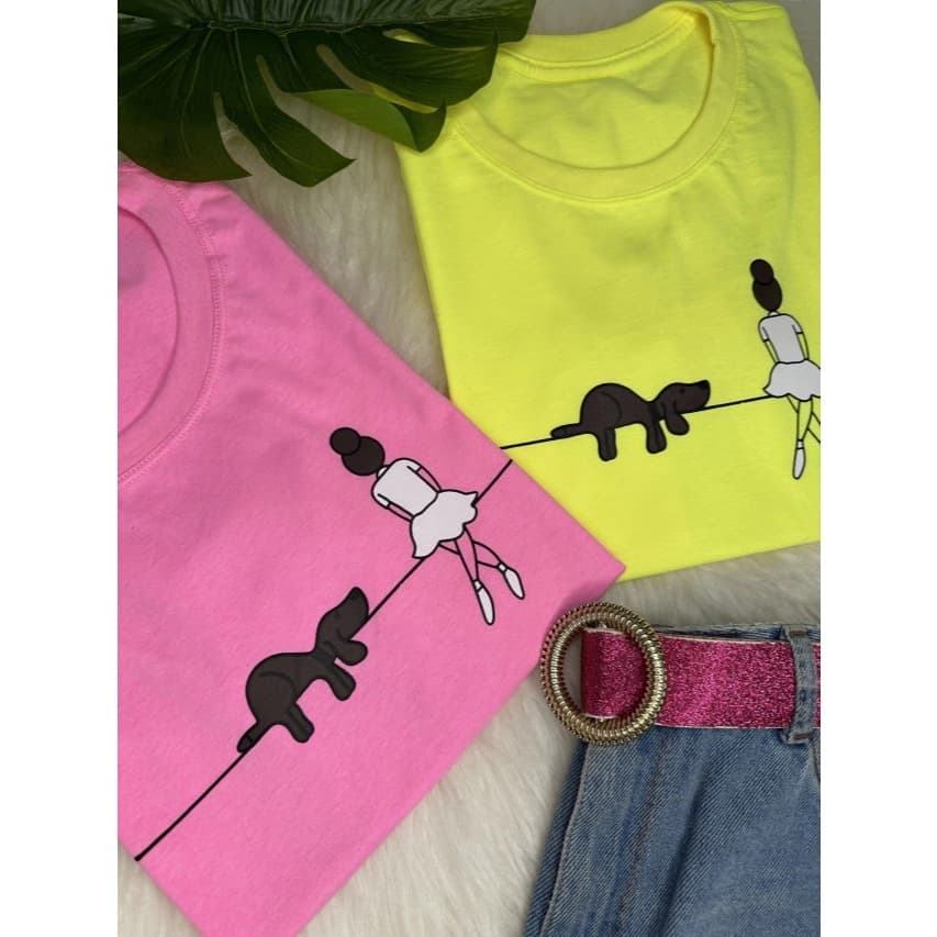 Camiseta Feminina T Shirt Com Desenho de Bailarina Verde Lima e Rosa