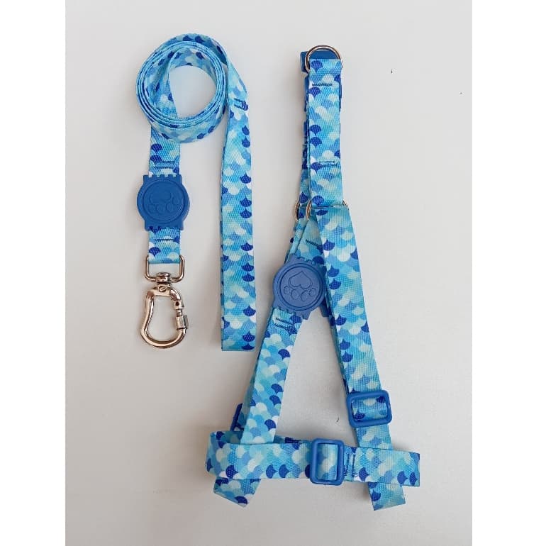Peitoral Americano LUXO -  Estampa Sereia/Escamas Azul com detalhes em Azul