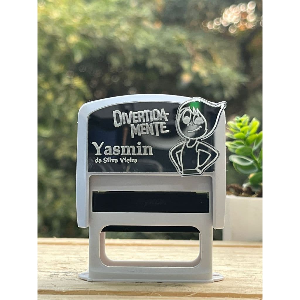 Carimbo personalizado visto pela mamãe com placa espelhada