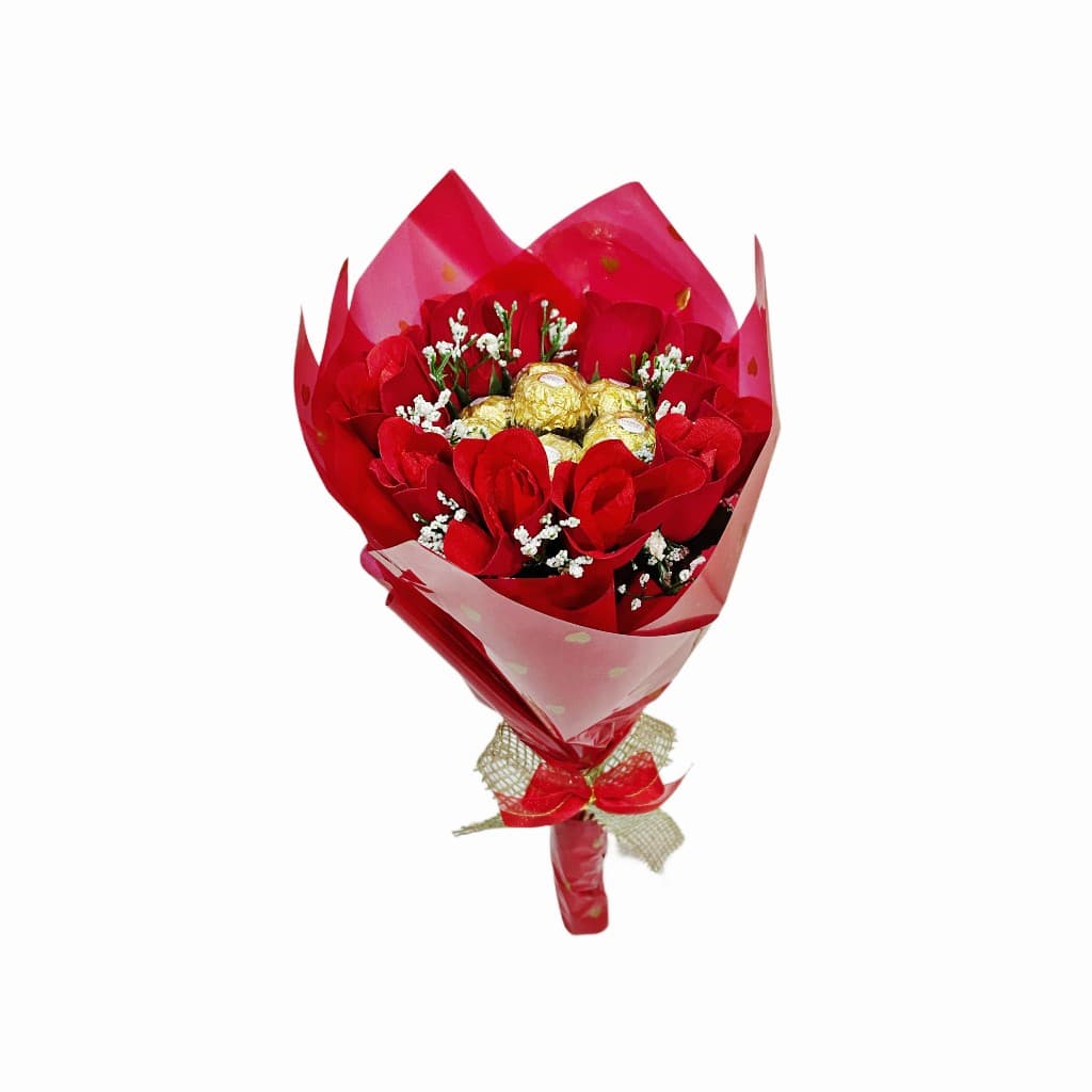 BUQUE MEDIO COM BOMBONS FERRERO ROCHER E ROSAS ARTIFICIAIS