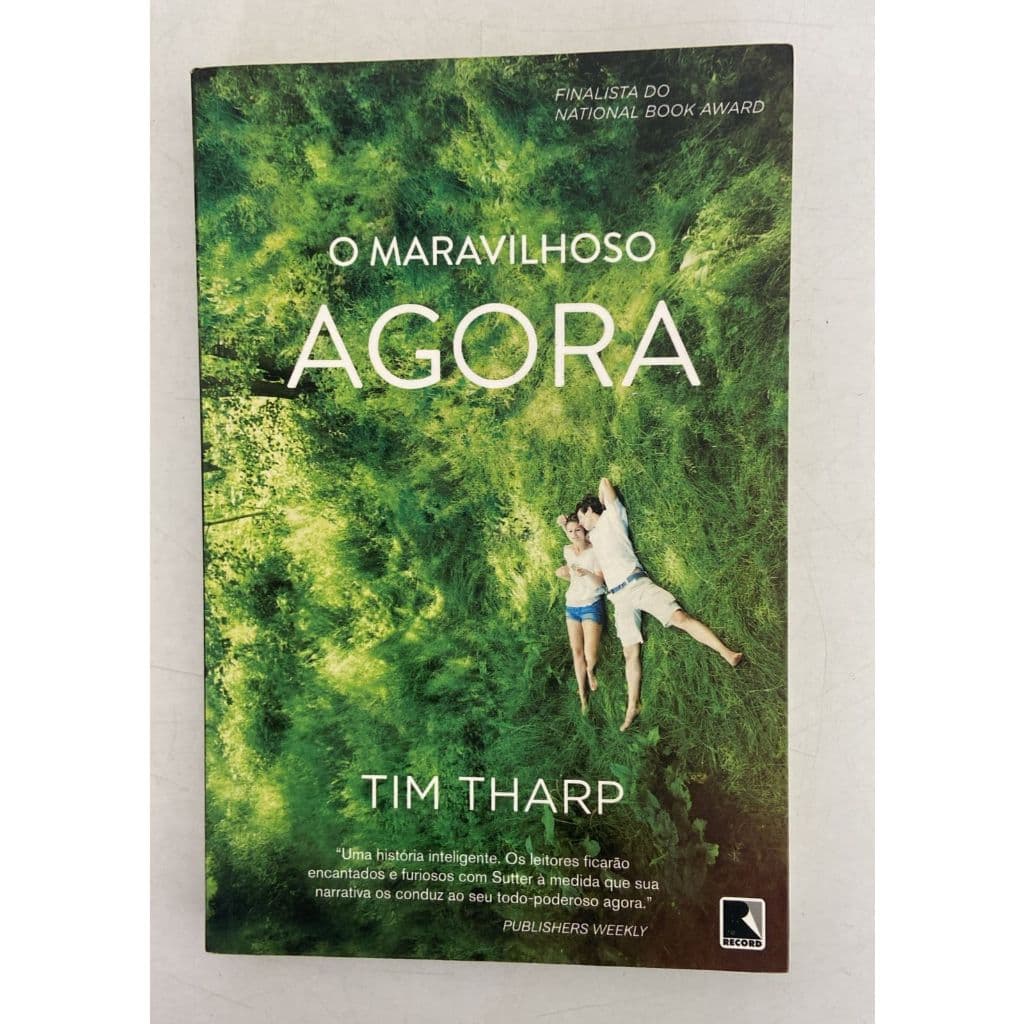 O maravilhoso agora livros de capa comum autor Tim Tharp