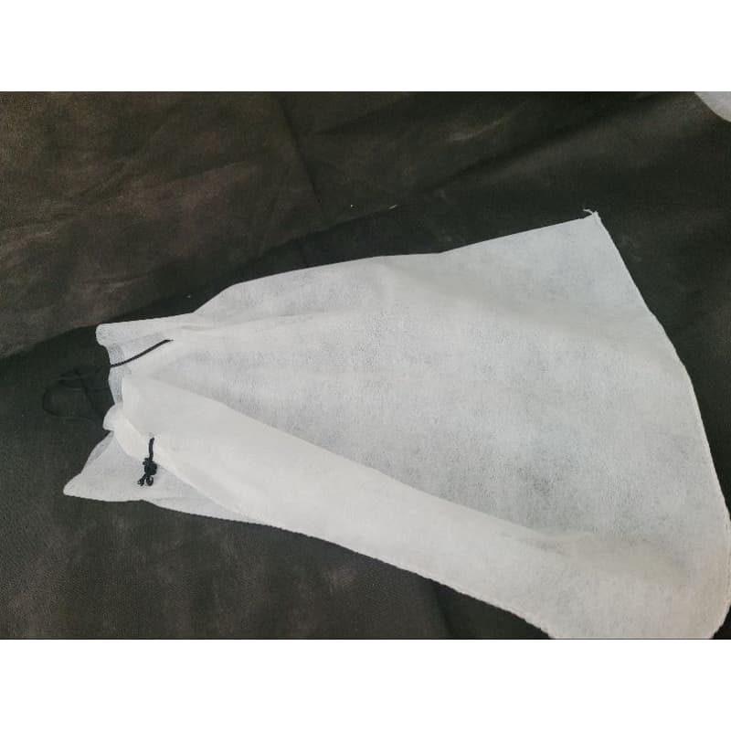 30 saquinhos de tnt 20x30 com cordinha e tag