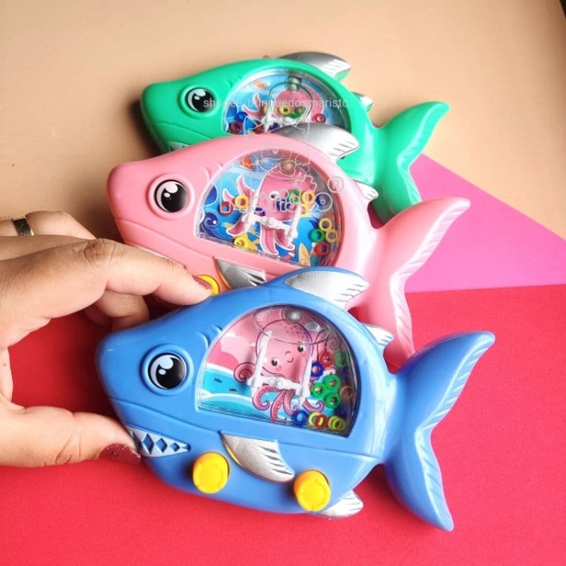 Kit 12 Mini Brinquedos Aquaplay Jogo de Mão com Água e Argolas Tubarão