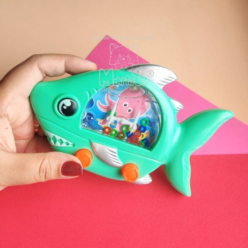 Kit 2 Brinquedos Aquaplay Jogo de Mão com Água e Argolas Tubarão