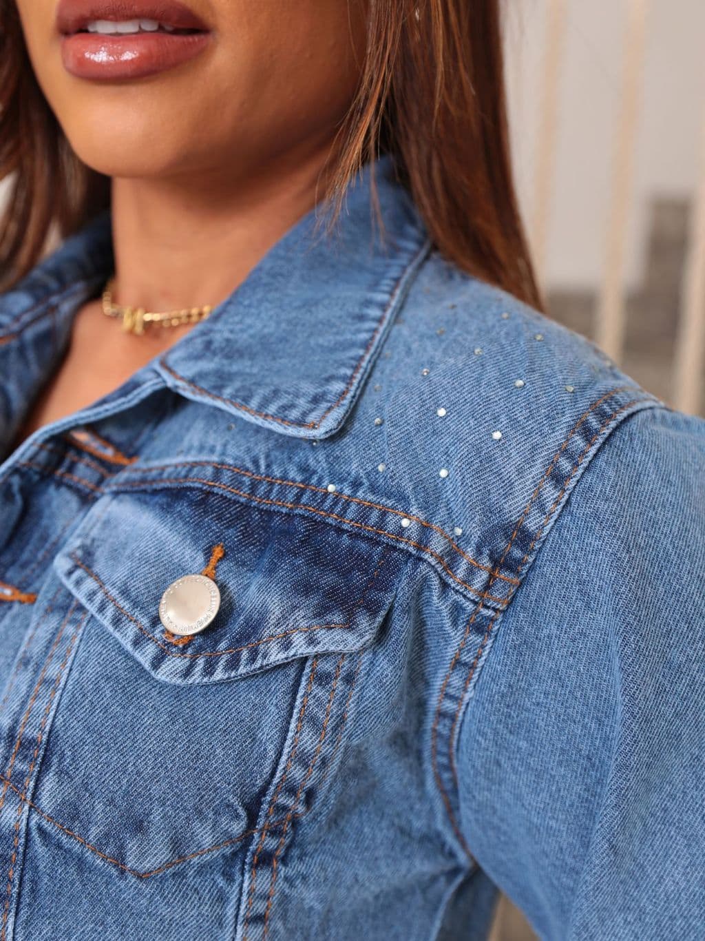 Jaqueta Jeans Feminina com detalhe em Brilho