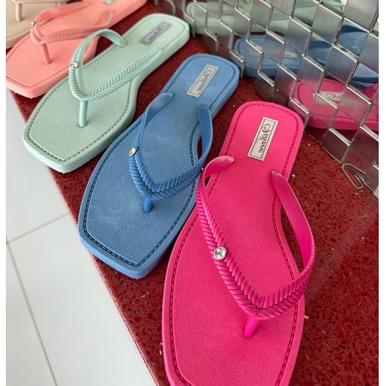 Chinelo feminino havai dedo slim bico quadrado Strass
