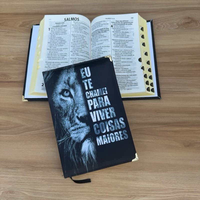 Biblia Ntlh Leão Eu te chamei Sbb - Capa dura acolchoada com índice