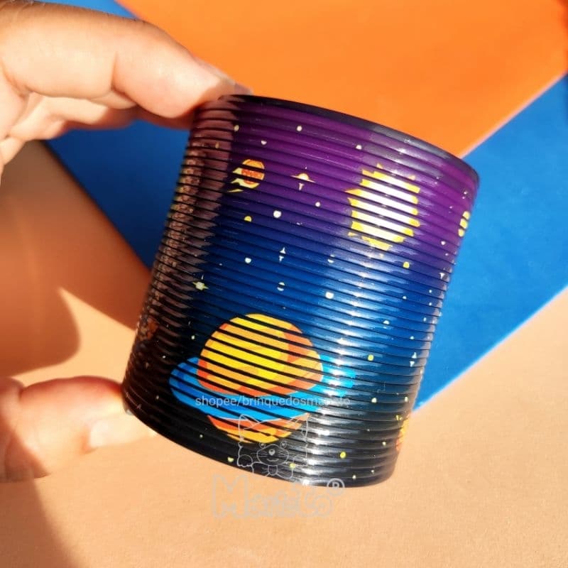 Mini Brinquedo Mola Maluca c/ Estampa dos Planetas no Espaço