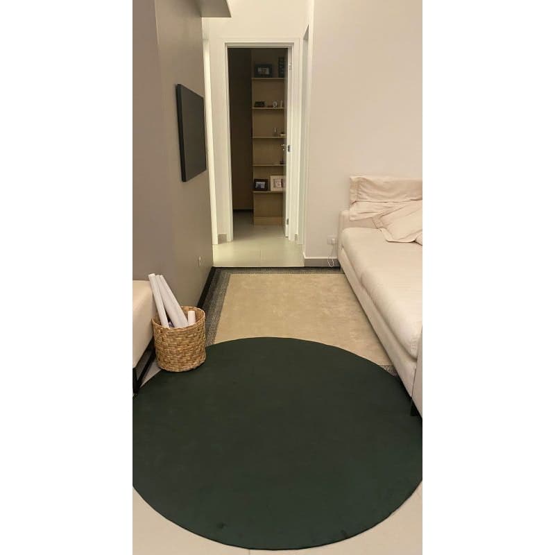 tapete quarto e sala confeccionado em tecido 100% poliéster veludo medida 1,40 de diâmetro e base antiderrapante