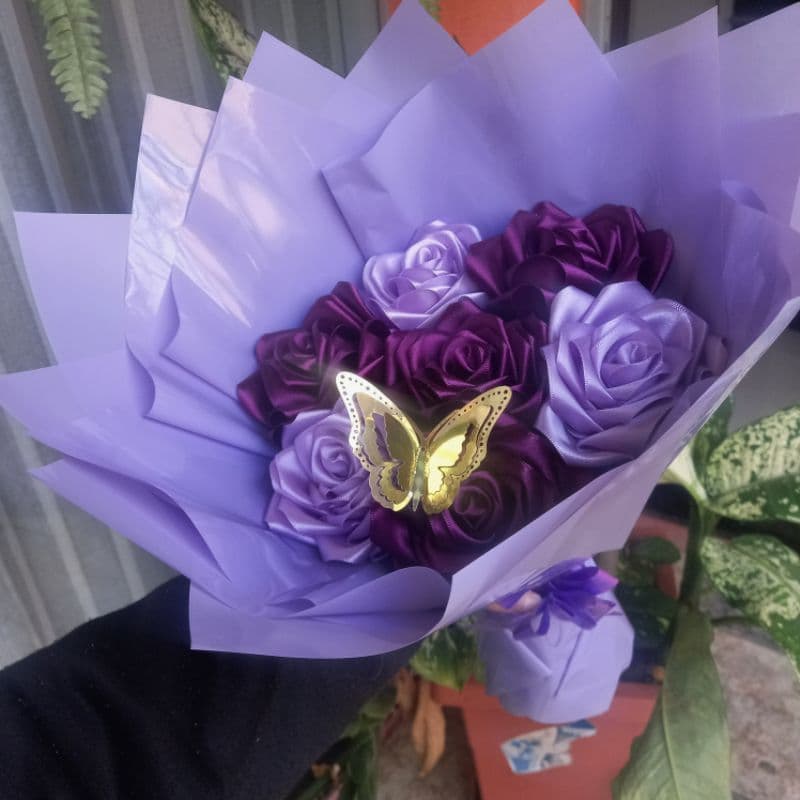 Buquê com 7 Rosas de Cetim | Buquê de flores de cetim | ESCOLHA A COR | LEIA A DESCRIÇÃO