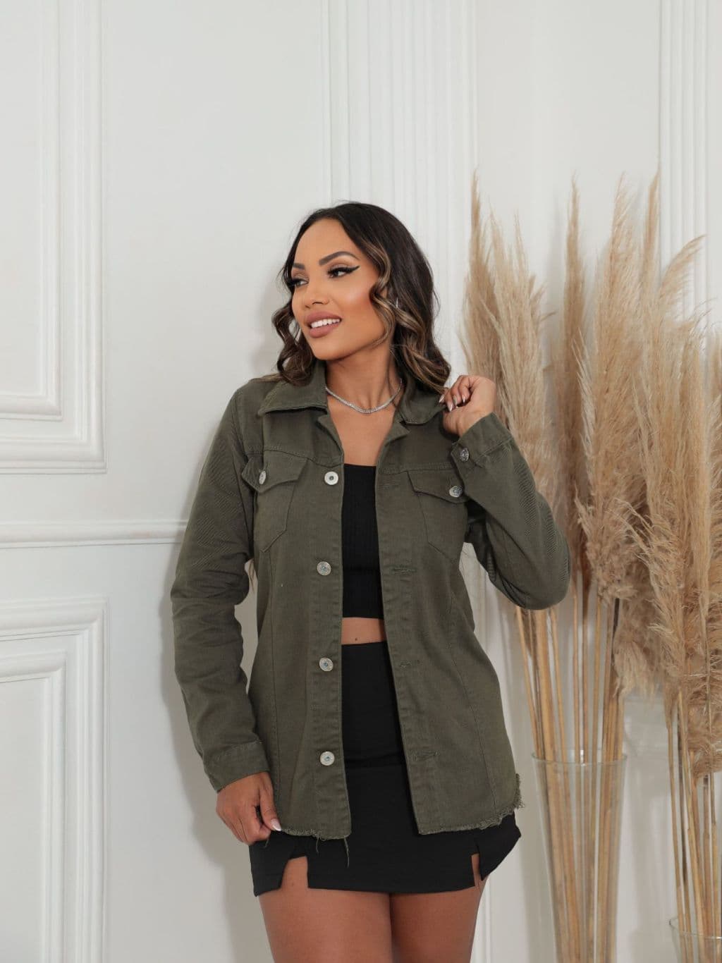 Jaqueta Jeans Feminina com Barra Desfiada
