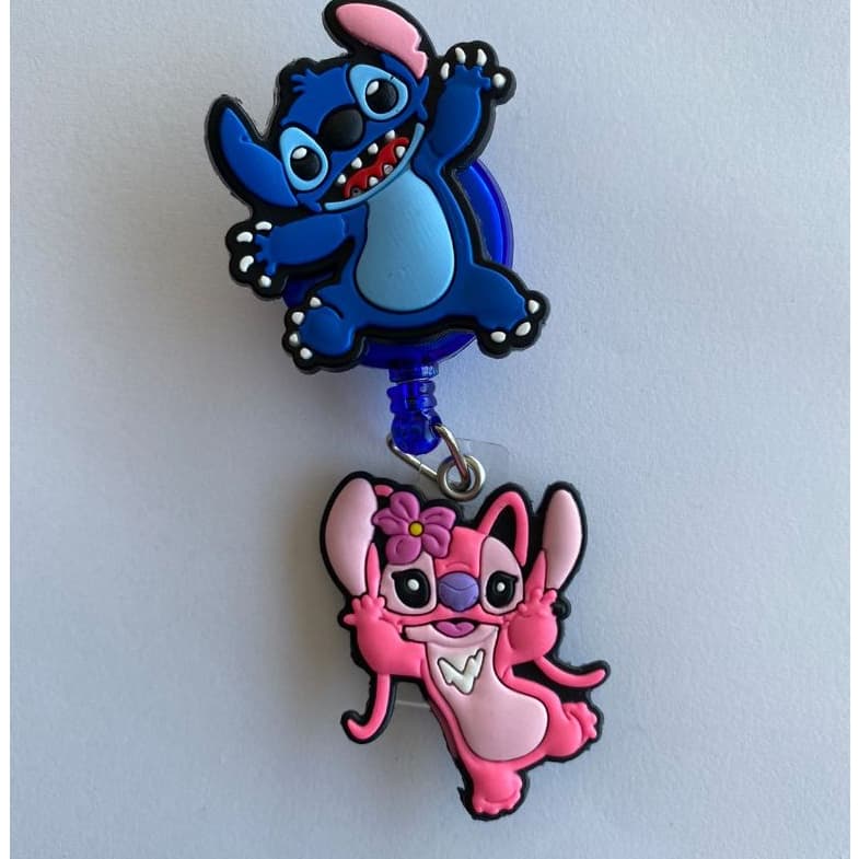 PORTA CRACHÁ RETRÁTIL, STITCH
