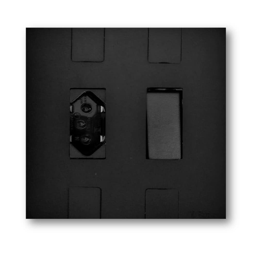 Tomada 4x4 Com Tomada 20a + 1 Interruptor Preto Fosco Pluzie Modular