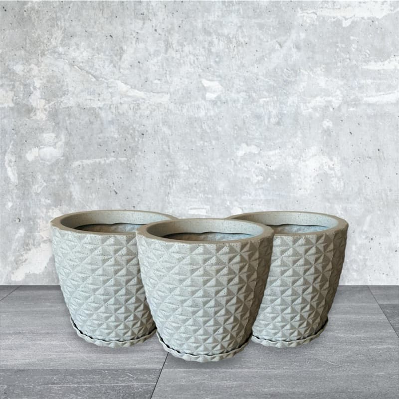 Kit 3 Vasos Para Plantas ou Flores Decorativo Polietileno Diamantes 3D Com Pratos Coletores (19x23)