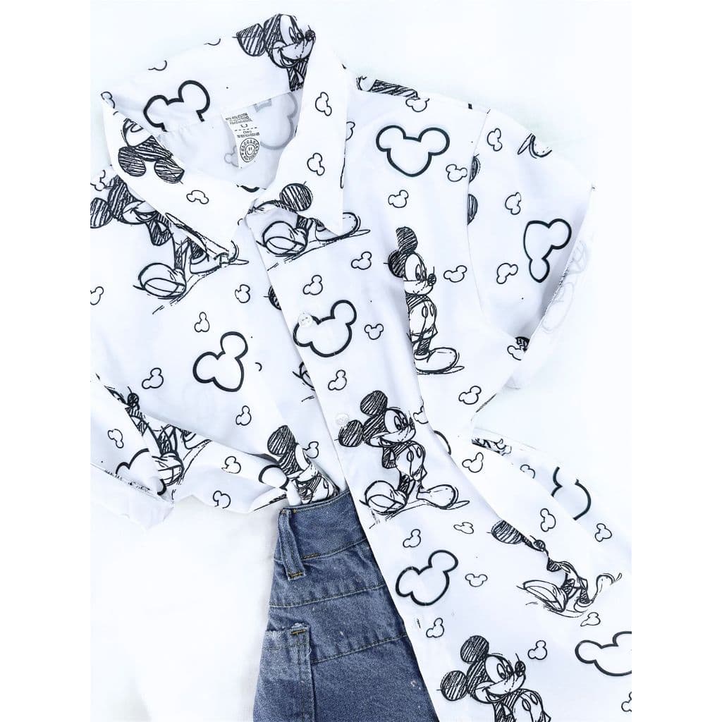 Camisa Camiseta Blusa Social de Botão Manga Curta Estampada Personagem Mickey Mouse Disney Branca