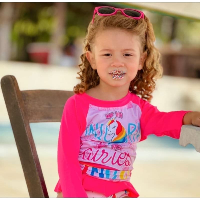 Conjunto Traje de Banho Moda Praia Blusa + Calcinha Babado Proteção Solar UV 50+ Infantil