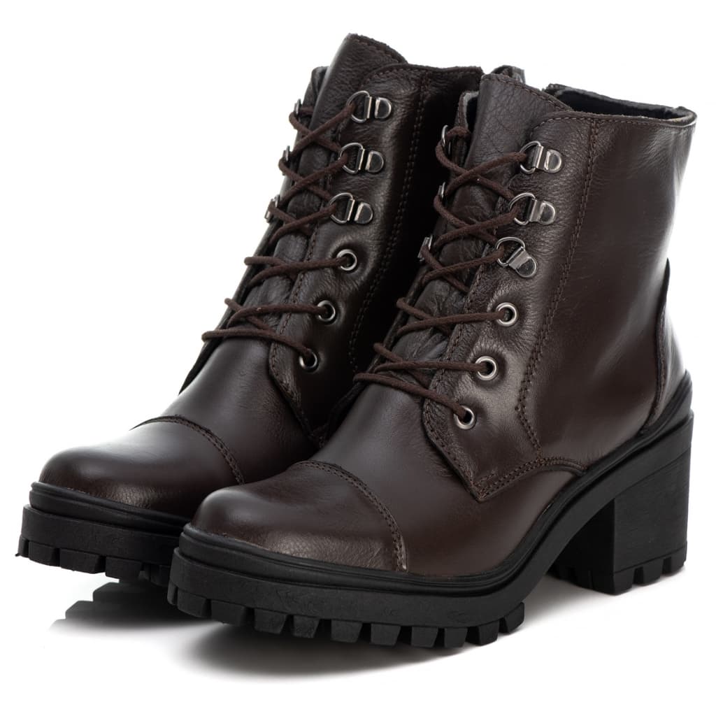 Bota Feminina Tratorada de Couro Pettinari Ref.: 6738 - Estilo e Conforto para Todas as Ocasiões