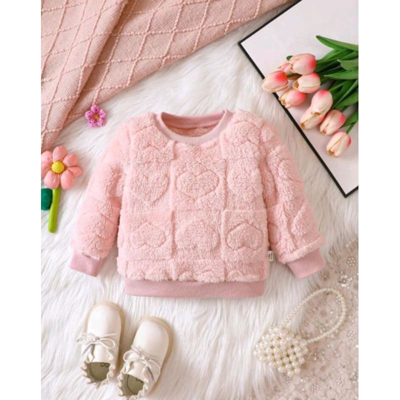Blusa  rosa de inverno peluciada infantil com corações em relevo tamanho 6 a 9 meses