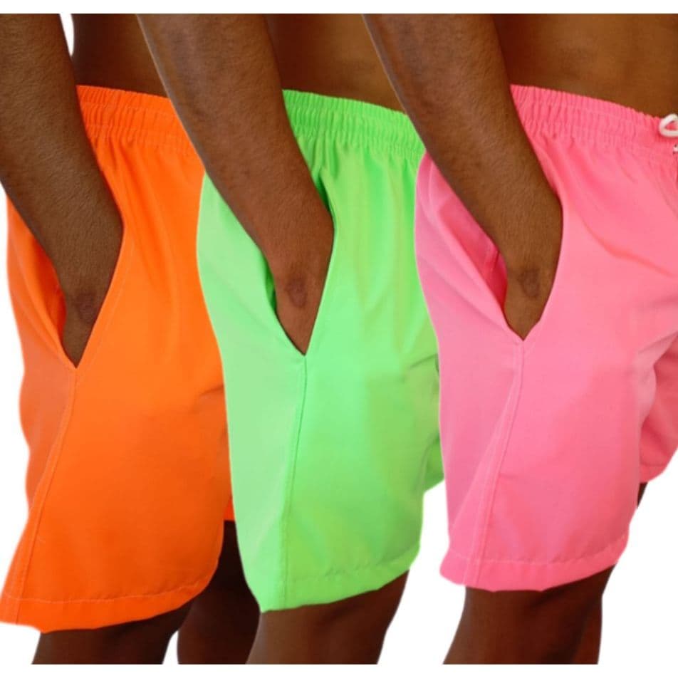 Short bermuda moda praia kit com três shorts lisos masculino