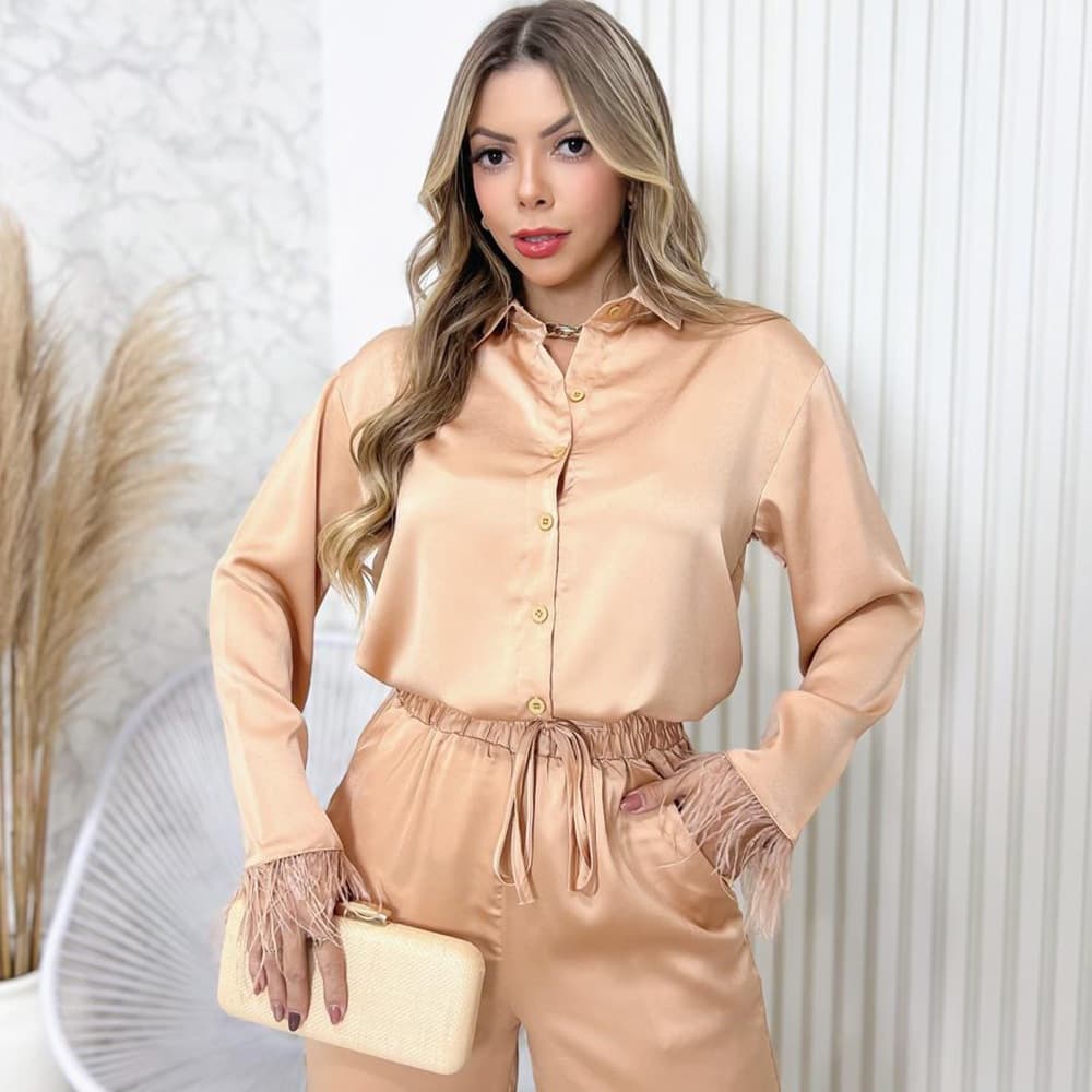 Conjunto Short Calça e Blusa Manga Longa tipo Cetim com Pluma