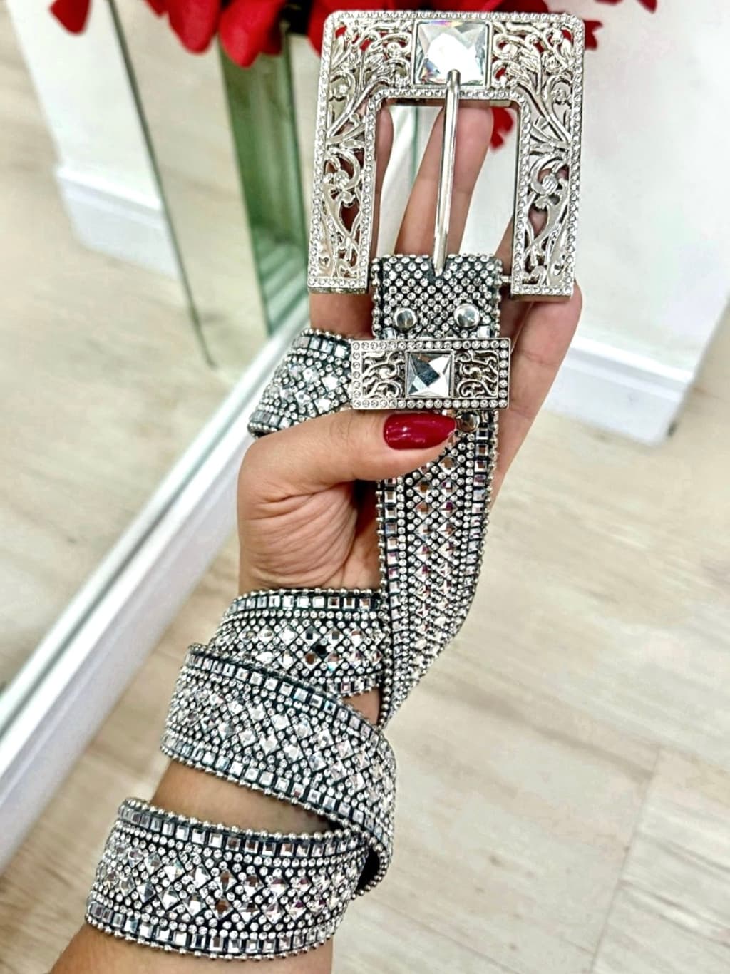 Cinto Feminino de Luxo Country Rodeio Brilhante com Aplicações em Pedrarias Linha Premium