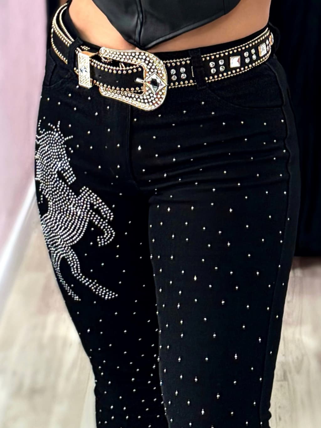 Cinto Feminino de Luxo Country Rodeio Preto com Aplicações em Pedrarias Linha Premium