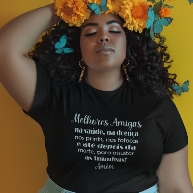 Camiseta básica com frase melhores amigas. Camiseta preta feminina.