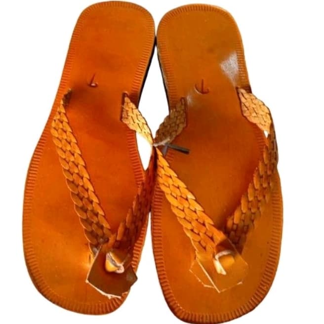 Chinelo percata Rasteirinha Sandália dedo feminina tradicional nordestina Couro
