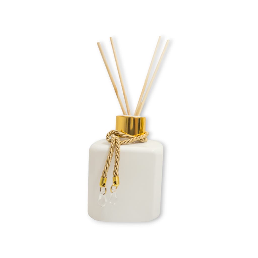 Kit Frasco Difusor Pet Plástico Branco Com Dourado 300ml Aromatizador de Ambiente Casa Lavabo Escritório