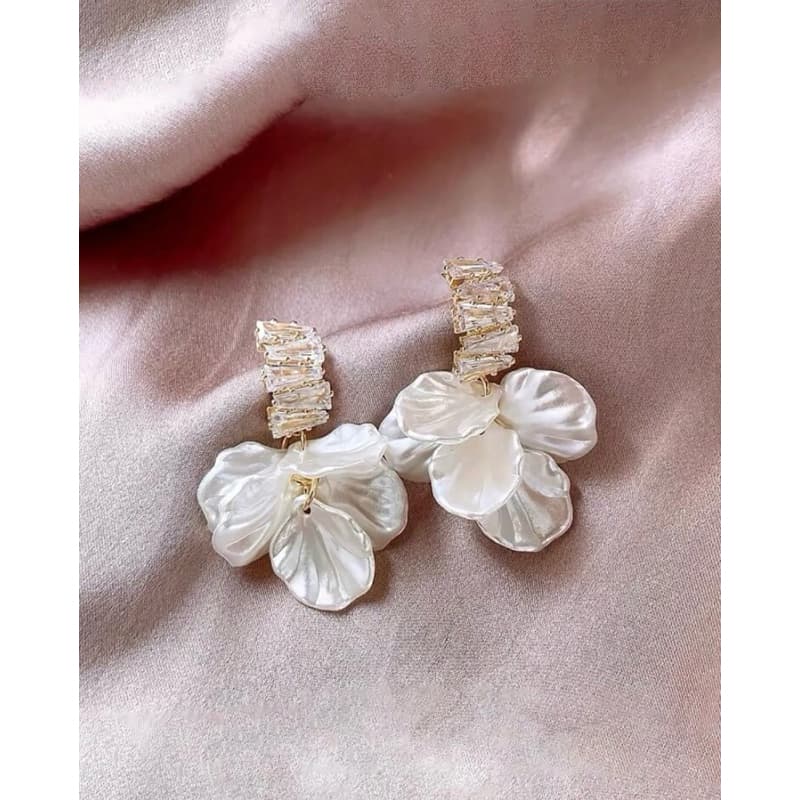 Brincos De Festa De Casamento Feminino Com Pingente De Borla De Pétala De Flor Branca em Cobre Incrustados Com Strass