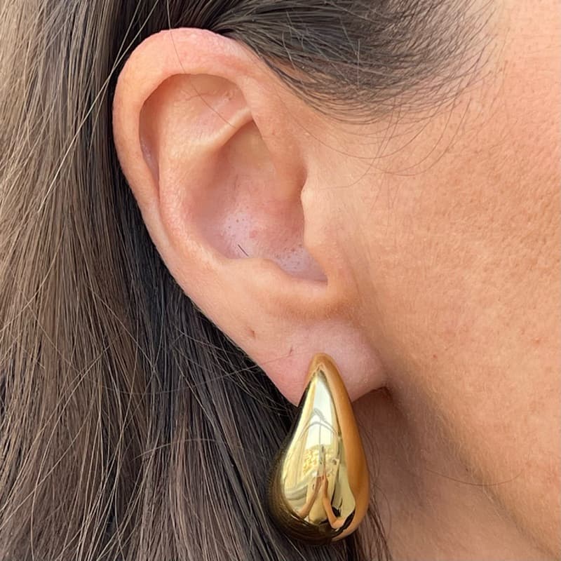 Brinco gota D'Agua virgula elegante folheado dourado ou prata moda blogueira