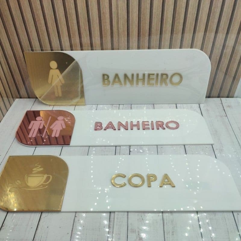 Placa de sinalização de Porta Salas Setores Banheiro em acrílico Personalizada