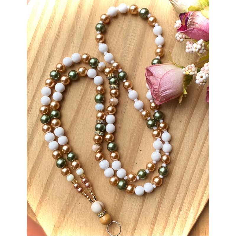 COLAR PARA CRACHÁ /PORTA CORDÃO DE CRACHÁ  SUPORTE EM PÉROLAS MIÇANGAS BIJU ACESSÓRIOS DE MODA ARTE