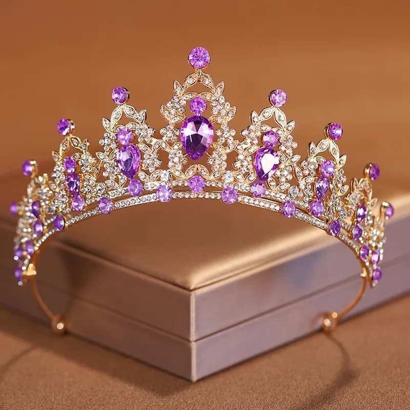 Coroa Tiara Debutante Dourada Pedra Lilás Aniversário 15 Anos Festa