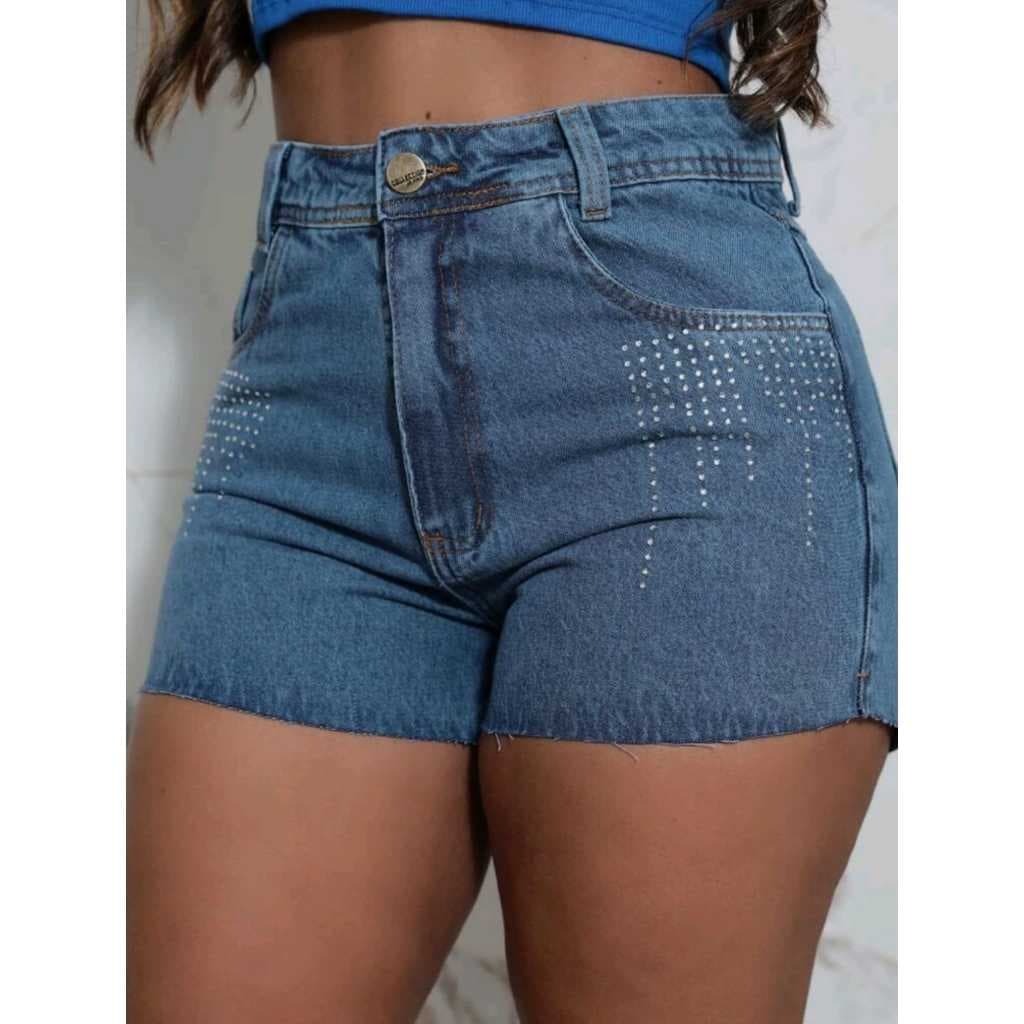 Short Jeans com Brilho Feminino Barra Desfiada.