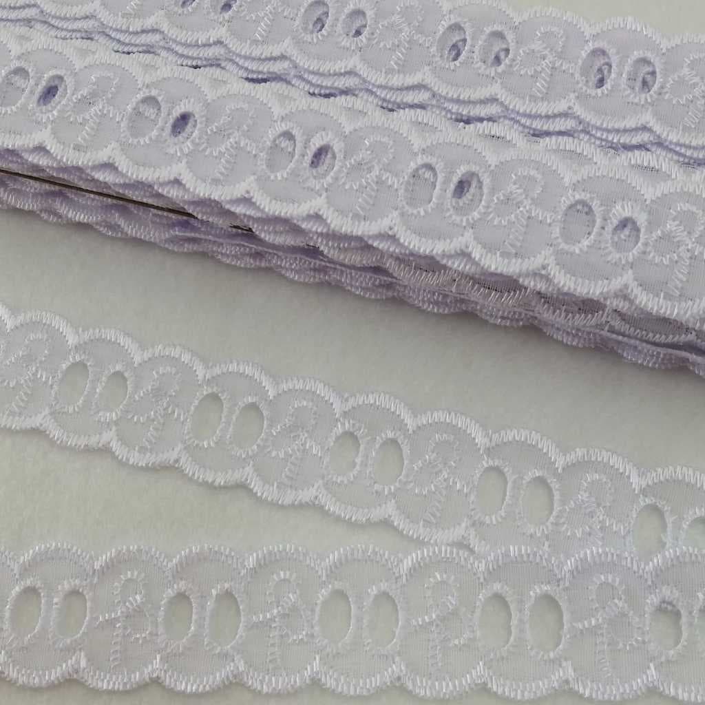 Kit com 5 Peças Passa Fita - 2,5cm largura - Total 68,50 Metros - Poliéster Branco - Acabamento em Artesanatos, Costuras