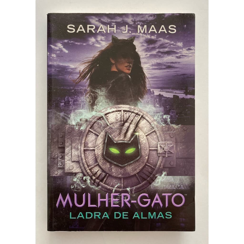 Mulher-Gato: Ladra de almas (Lendas da DC – Livro 3)
