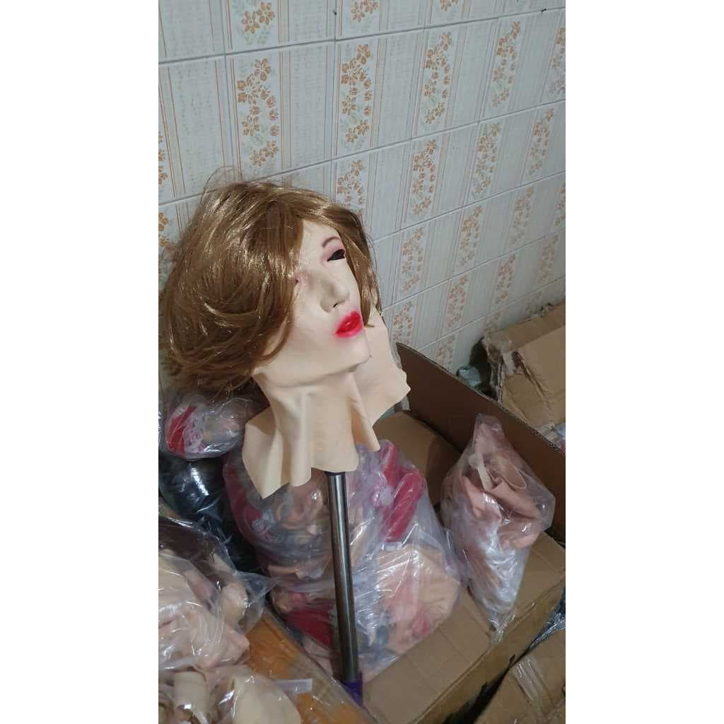 Peruca Cabelo castanho Curto Liso + Máscara de latéx realista