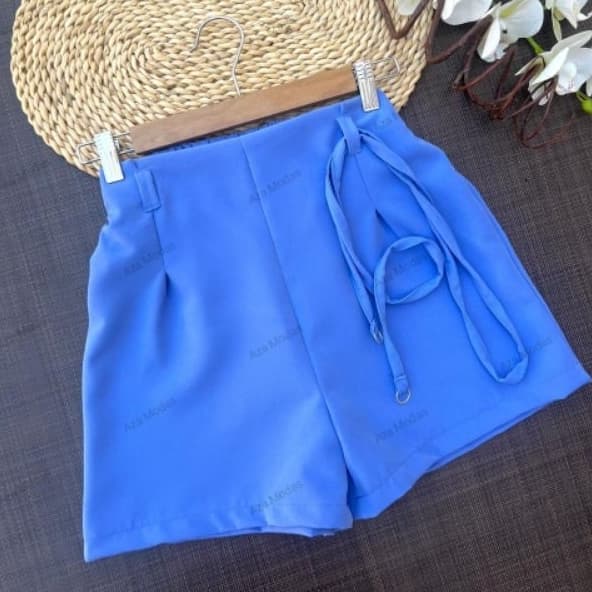 Short Feminino Alfaitaria com Cinto de Tecido Social Detalhe de Argola.