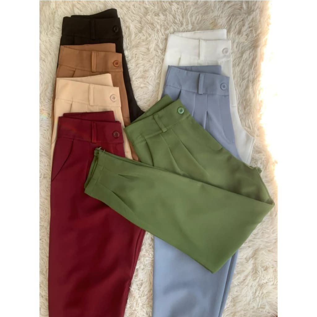 Calça feminino cenoura detalhes de dobrados com bolso e zíper alfaiataria