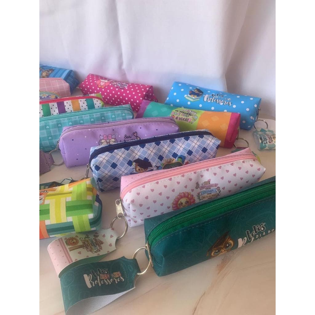 Kit 27 Estojos  slim varias estampas tema Dia dos Professores com chaveiros