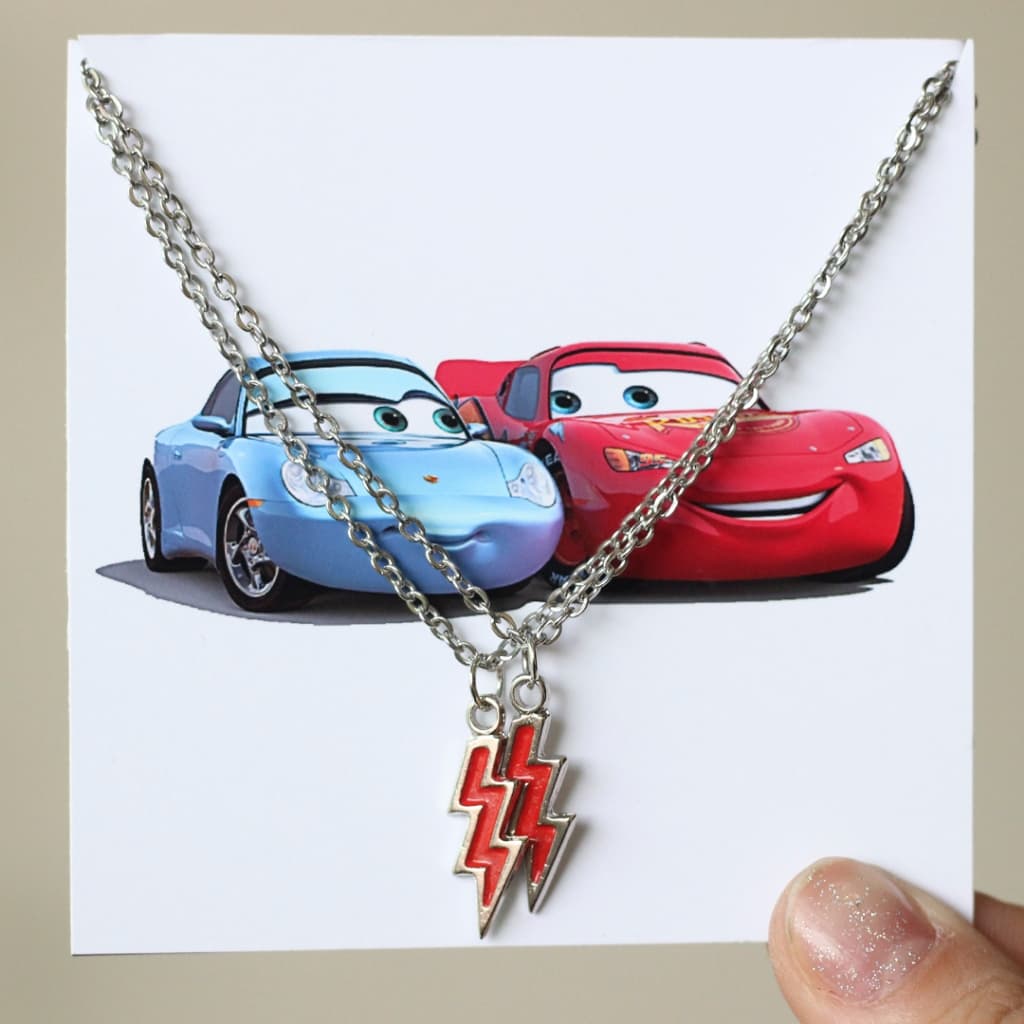 Conjunto de Colares Carros McQueen & Sally Aço Inox Presente Dia dos Namorados