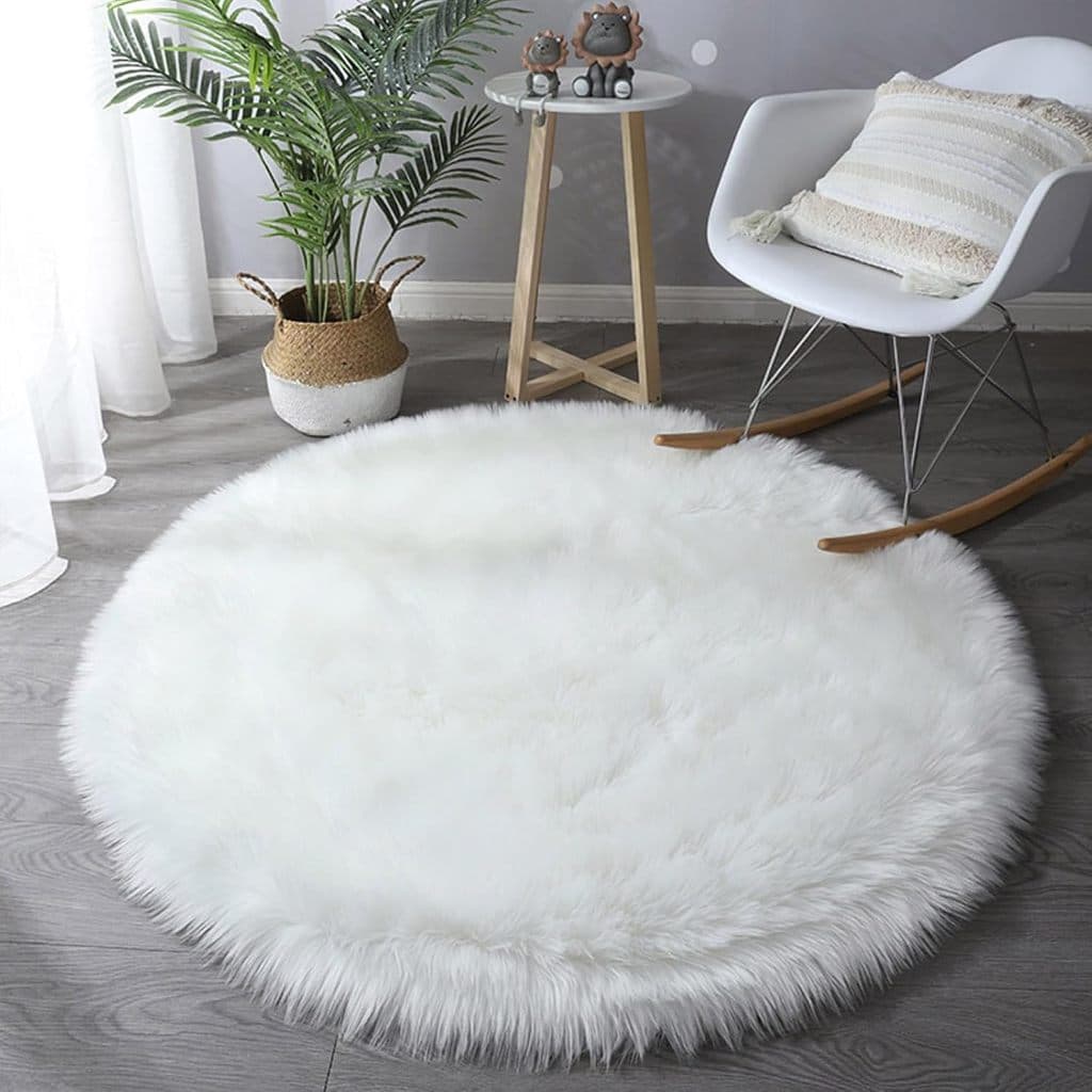 Tapete pelo redondo para uma decoração elegante para sua casa e para tirar fotos maravilhosas