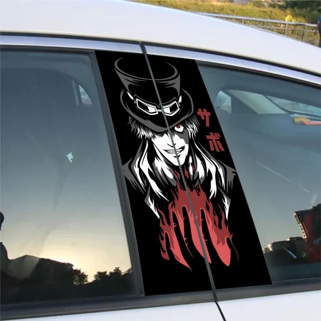 KIT DECORATIVO PARA COLUNAS DE CARRO ESTILIZADO PELICULA DE PROTEÇÃO 2 ADESIVOS ANIME ONE PIECE SABO