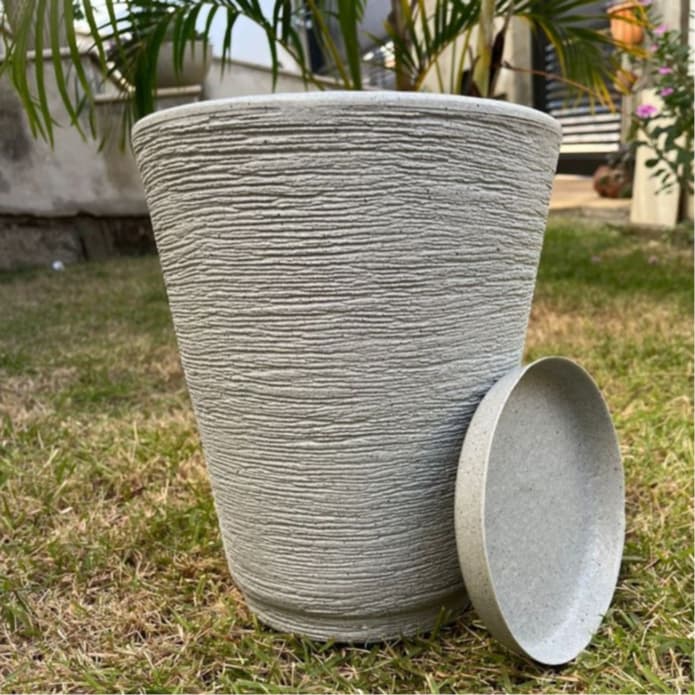Vaso De Planta Decorativo Em Polietileno Coluna Redonda Escovada PP C/Prato