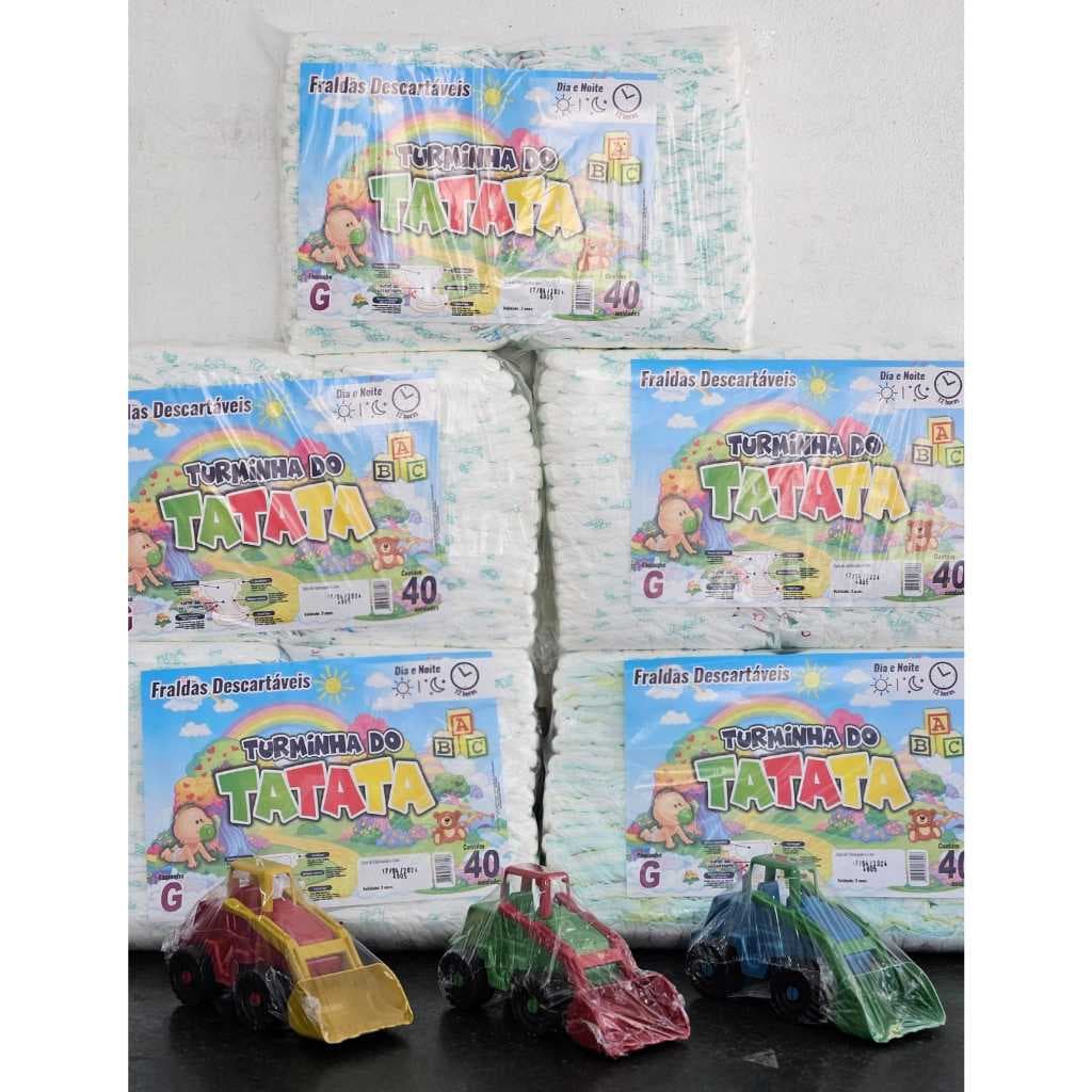 5 Pacotões Fraldas Infantil Turminha do Tatata ( Qualquer tamanho) P - 200 un - M - 200 un - G - 200 + Trator Brinquedo