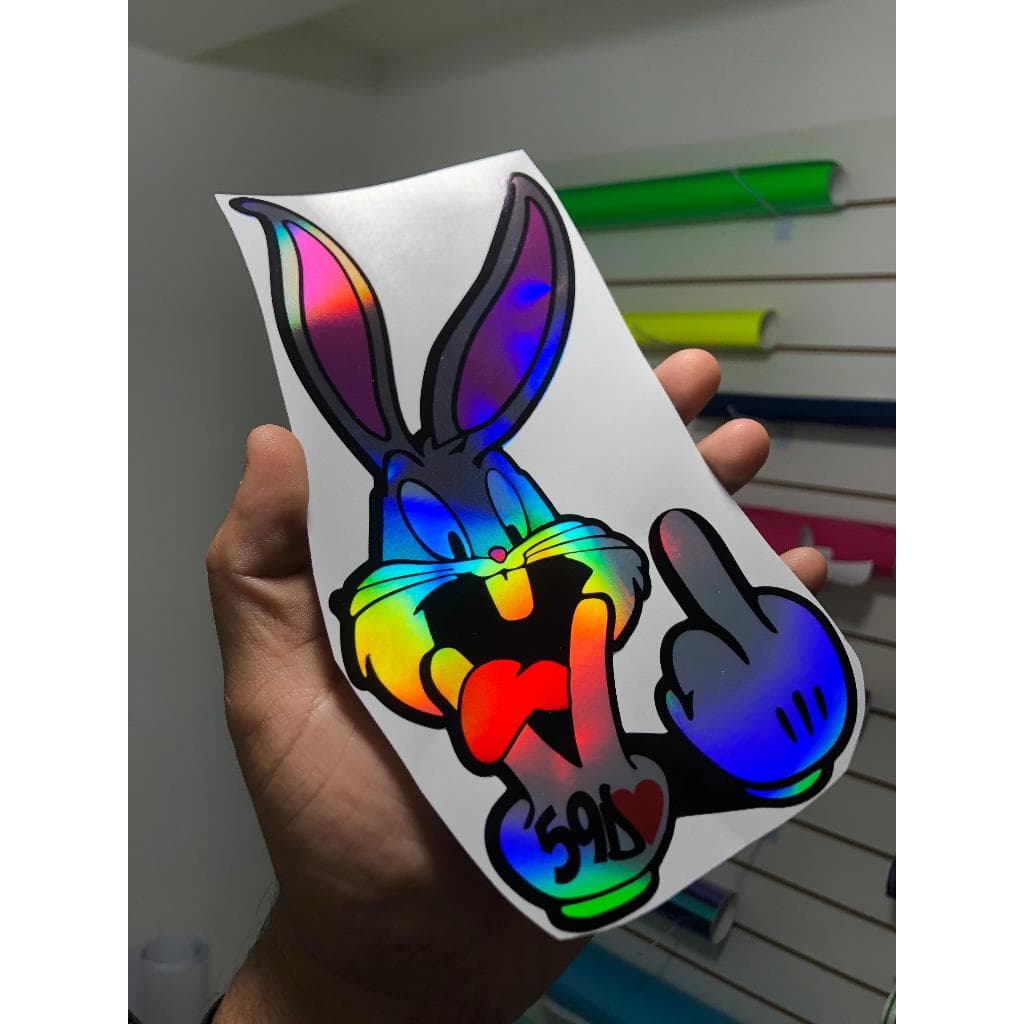 Adesivo coelho 59d mostrando o dedo do meio holografico