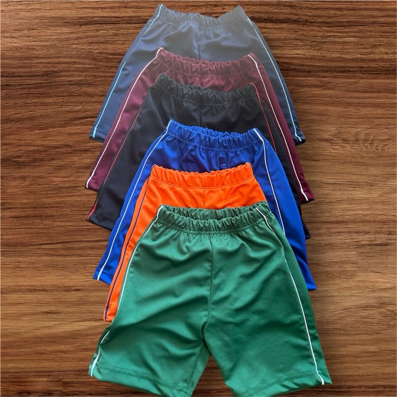 Bermuda masculina colegial infantil com friso na lateral