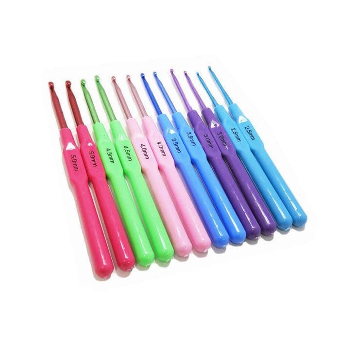 Kit Com 12 Agulhas de Crochê - Cabo de Plástico Colorido