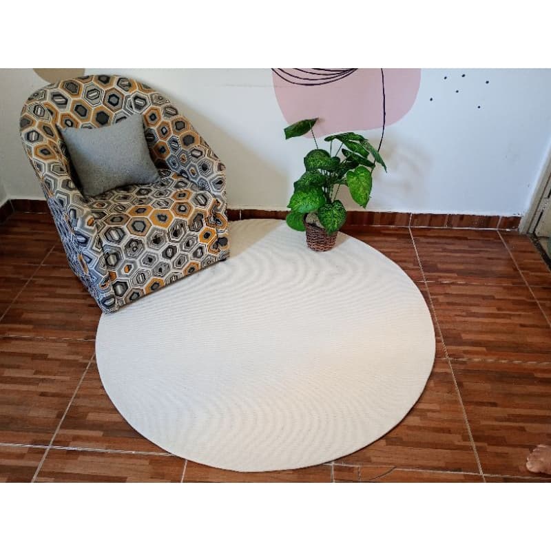 tapete redondo quarto/sala em tecido veludo canelado medida 1,40 de diâmetro e base antiderrapante